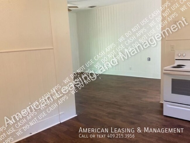Building Photo - **$200 OFF FIRST FULL MONTHS RENT** 3-Bedr...