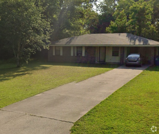 Building Photo - 3030 Shirley Dr