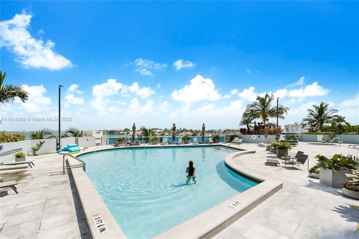 Foto principal - 1881 79th Street Causeway