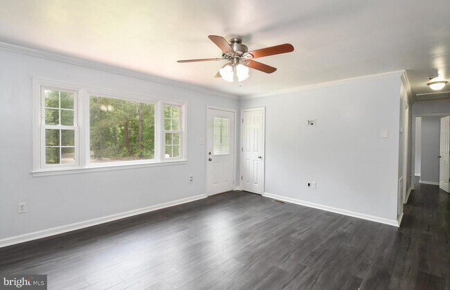 Foto del edificio - 9336 Ladysmith Rd
