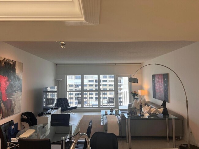 Building Photo - 5100 N Ocean Blvd