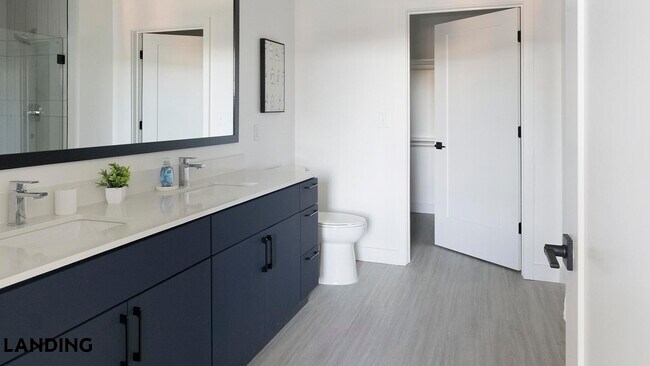 Building Photo - 1007 S Mint St