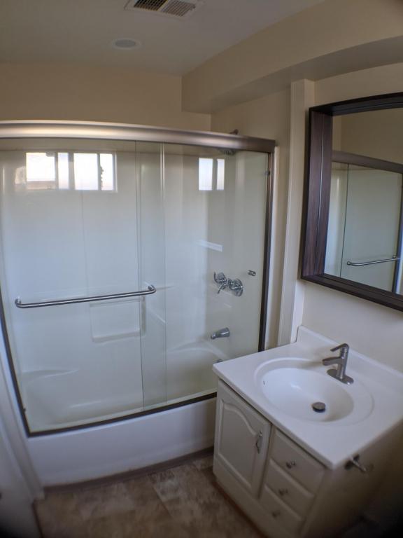 Foto del edificio - 5235 Harmony Ave