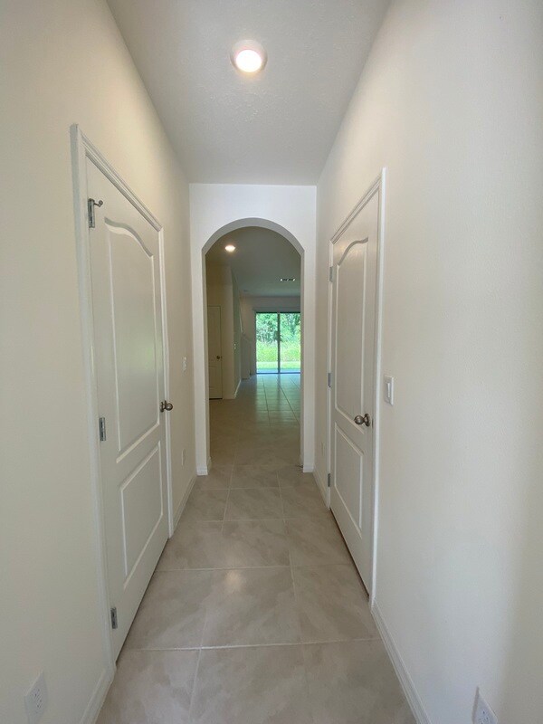 Building Photo - 1261 Yellow Finch Dr