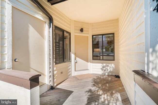 Building Photo - 10040 Hellingly Pl