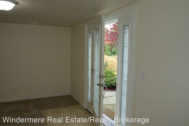 Building Photo - Studio, 1 bath House - 2515 NW 92nd #B
