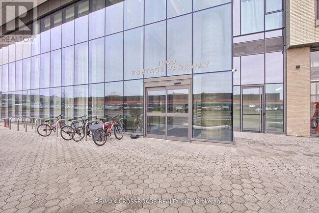 Photo du bâtiment - 1000 Portage Pkwy