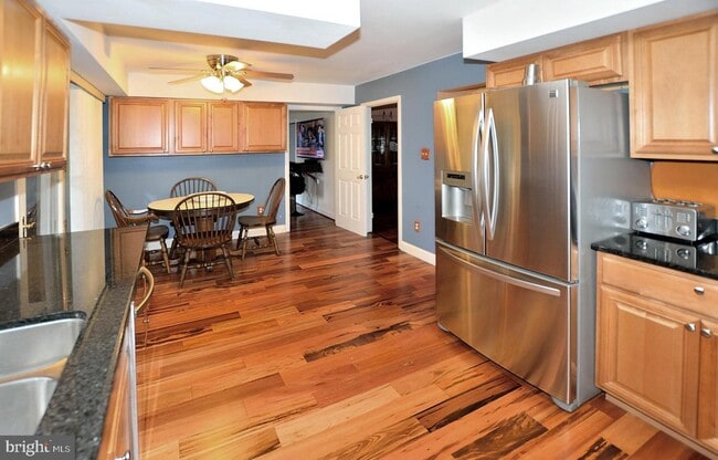 Foto del edificio - 12810 Melville Ln