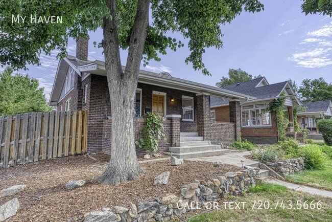 Building Photo - Fantastic Bungalow in the Highlands!