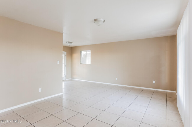 Building Photo - 3154 W Palo Verde Dr