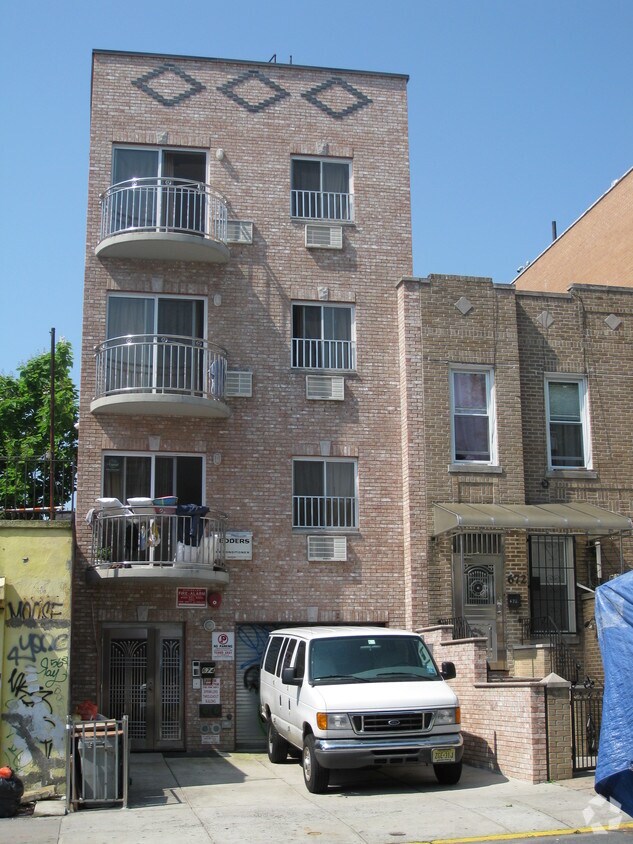 Building Photo - 674 56th St