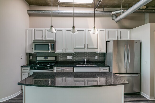 Cocina_2 - 100 W 5th St