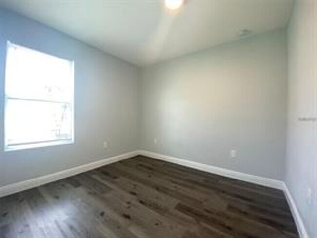Foto del edificio - 515 Blackbird Ln
