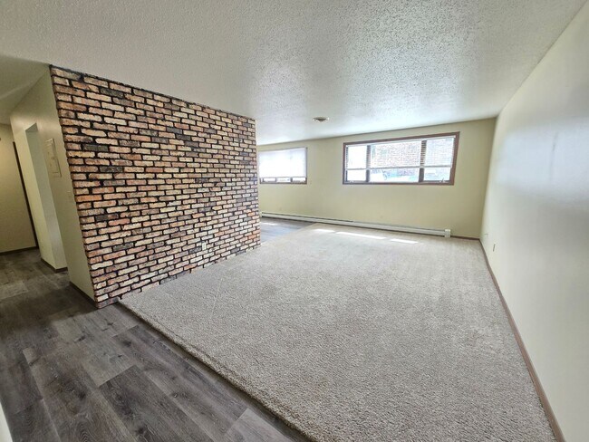 Interior Photo - Diplomat Apartments