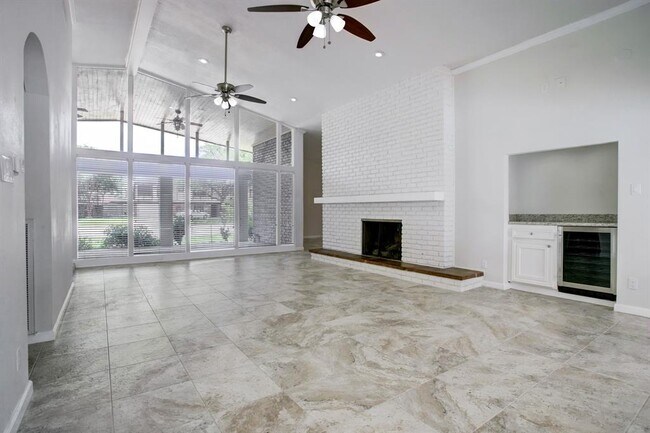 Building Photo - 4054 N Braeswood Blvd