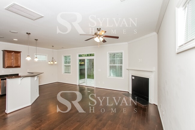 Building Photo - Prepare to be impressed by this 3 bedroom, 2 bathroom home