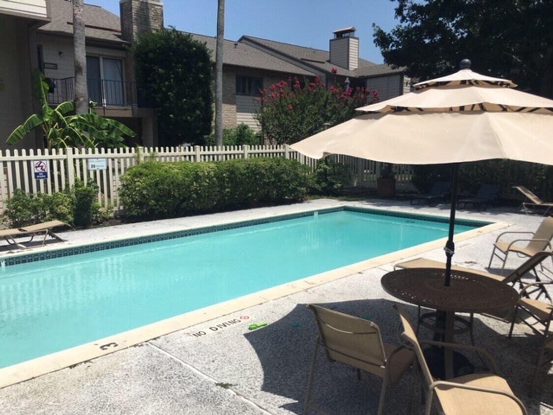 Foto principal - 7114 N Holiday Dr