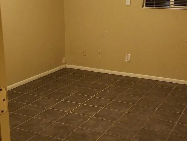 Foto del edificio - 13403 Pendleton St