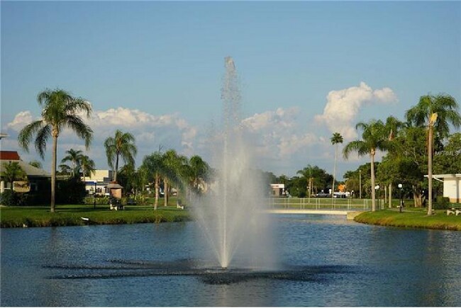 Foto del edificio - 4350 Tahitian Gardens Cir