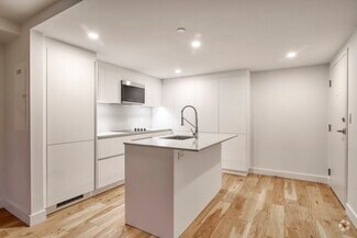 Building Photo - 3460 Rue Peel