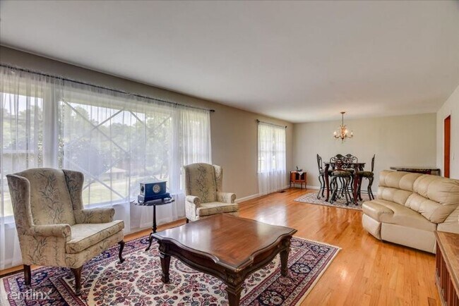 Foto del edificio - 3 br, 2 bath House - 2279 Overton Rd