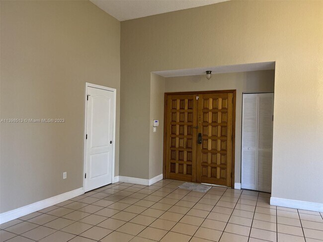 Foto del edificio - 619 SW 87th Pl