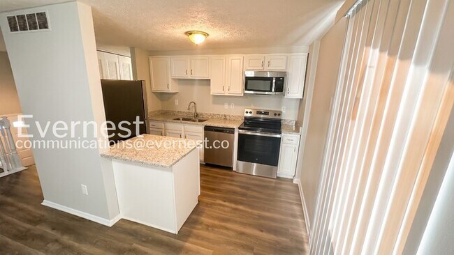 Building Photo - 3 Bed, 1.5 Bath Home with Garage / Pet-Friendly / Coming Soon!