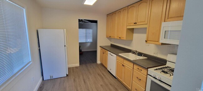 Building Photo - 325 Military E