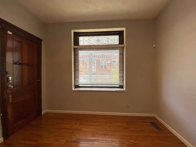 Building Photo - 55 Parker St