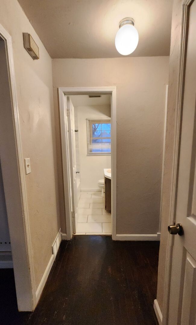 Foto del edificio - 3 bedroom 1 bath - The Village