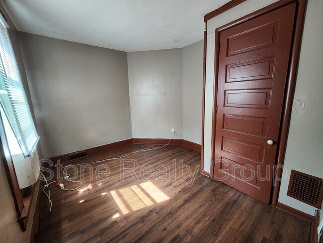 Building Photo - 2044 N 11th St