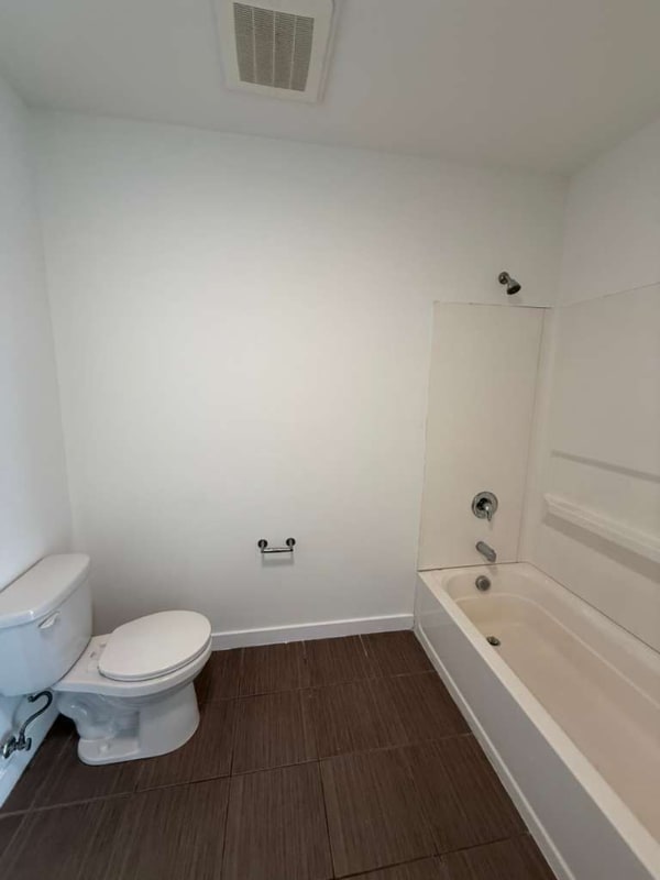 Building Photo - 329 W State St