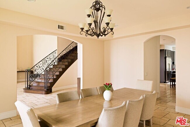 Foto del edificio - 4822 Valjean Ave