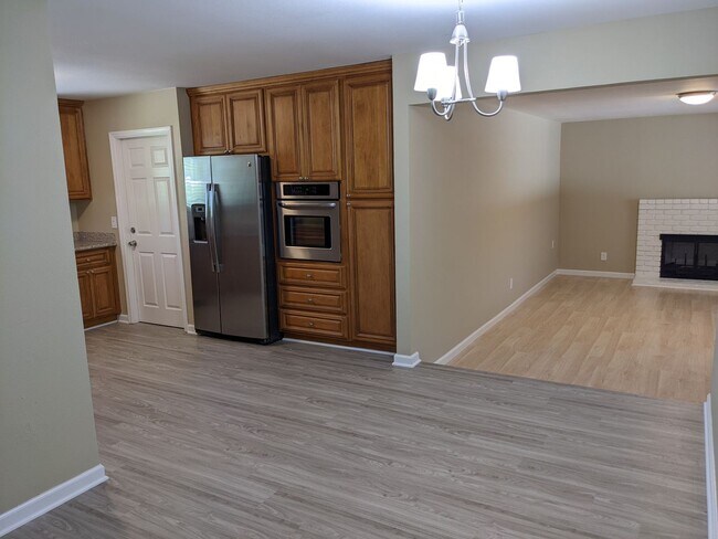 Foto del edificio - Remodeled 4 Bed 2 Bath Sunnyvale Home - Sp...