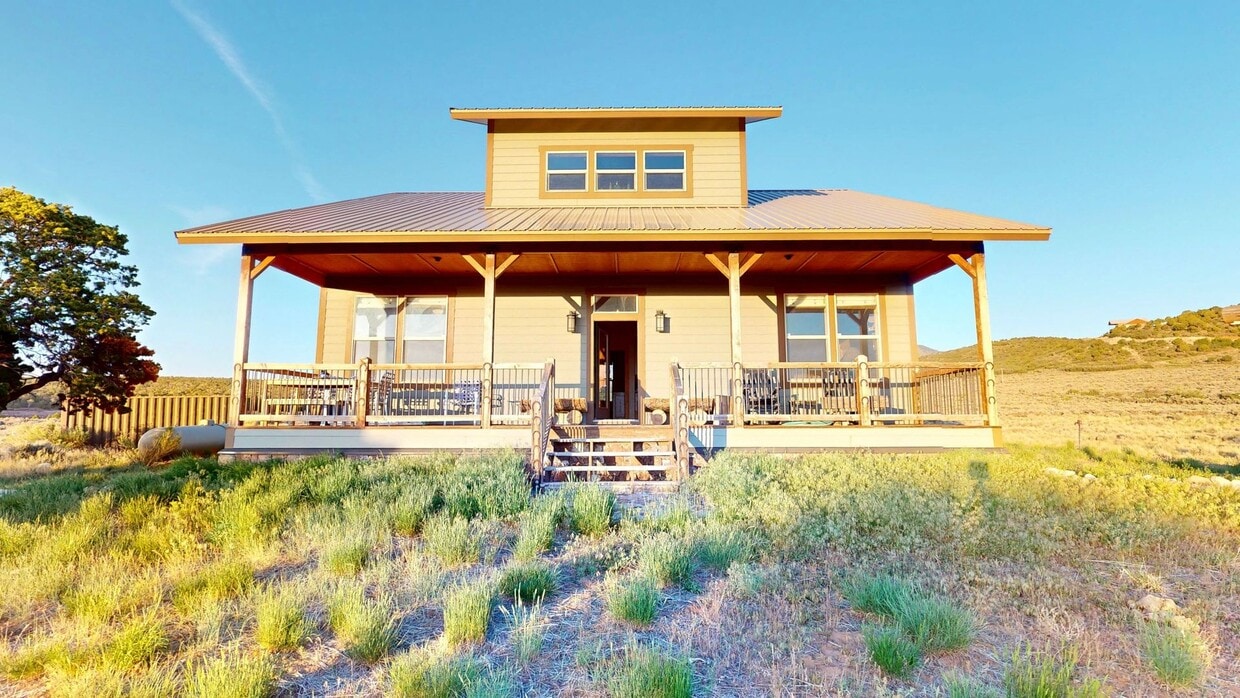 Primary Photo - Beautiful Home on 10 Private Acres