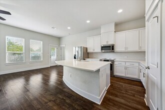 Building Photo - 13001 Hymeadow Dr