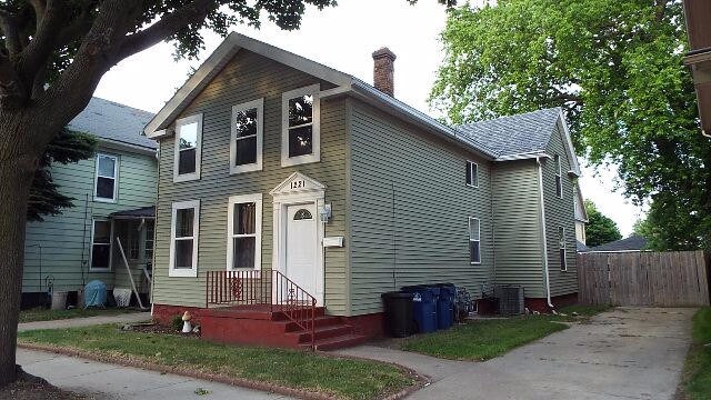 1221 Wisconsin Ave UPPER Unit - 1221 Wisconsin Ave