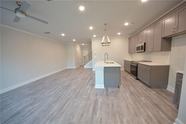Foto del edificio - 5096 Insperon Ln