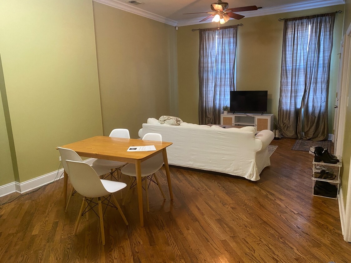 Foto principal - 1619 N Wood St