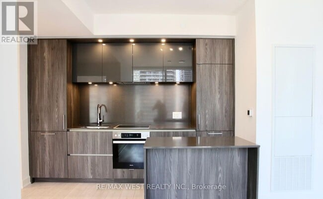 Building Photo - 15 Mercer St