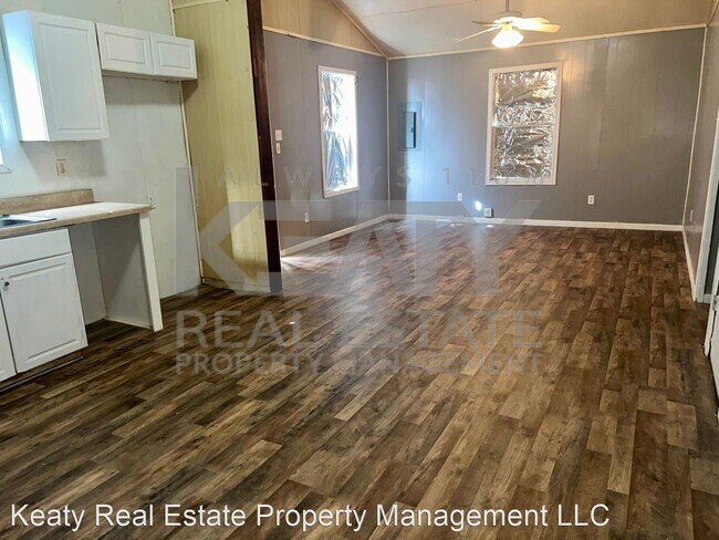 Building Photo - 3 br, 2 bath House - 100 Sternberg Dr