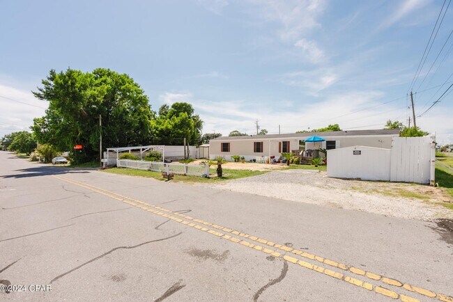 Building Photo - 329 Laureno Pl