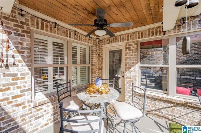 Building Photo - 2208 Grand Ave