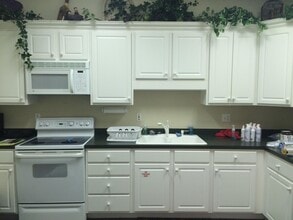 Building Photo - 6 Woodham Ave