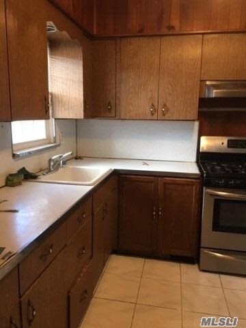 Building Photo - 38 Essex Pl