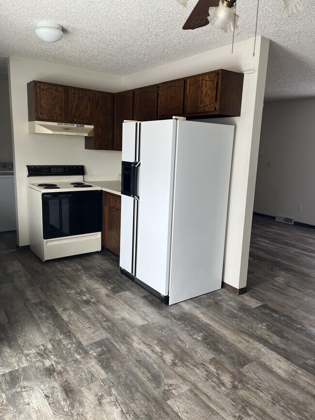 Building Photo - 204-246 46th Ave