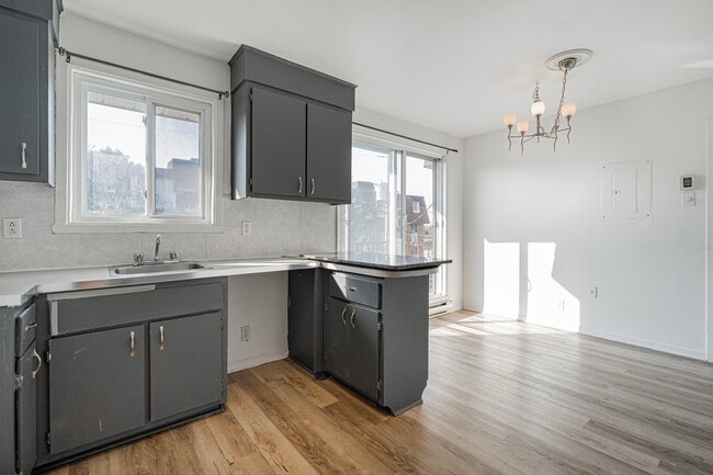 Building Photo - 430 Rue de l'Accueil