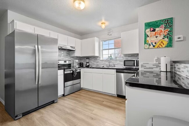 Building Photo - 4203 Deek Dr