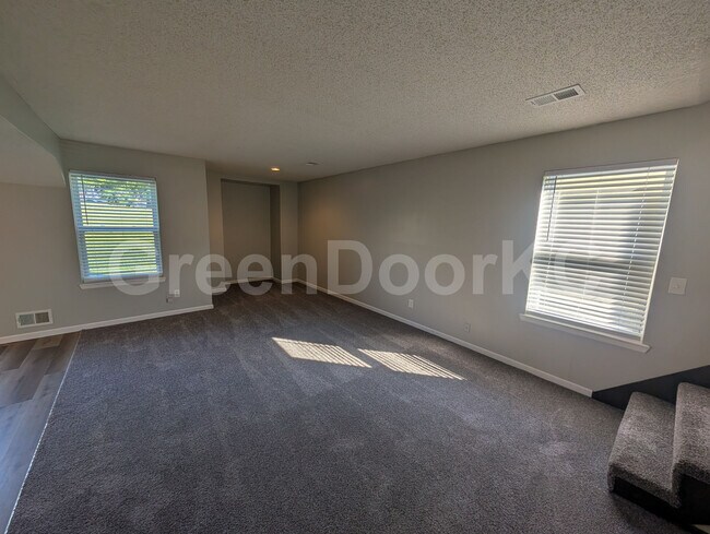 Foto del edificio - 16520 W 141st St