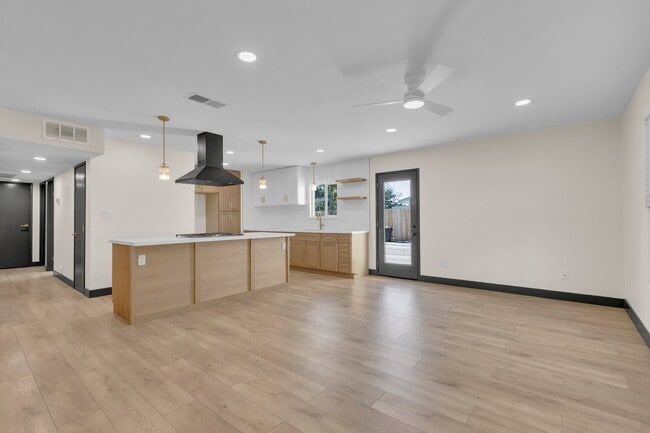 Building Photo - 3925 Verdugo Ln